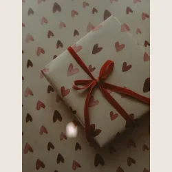 Gavepapir med hjerter