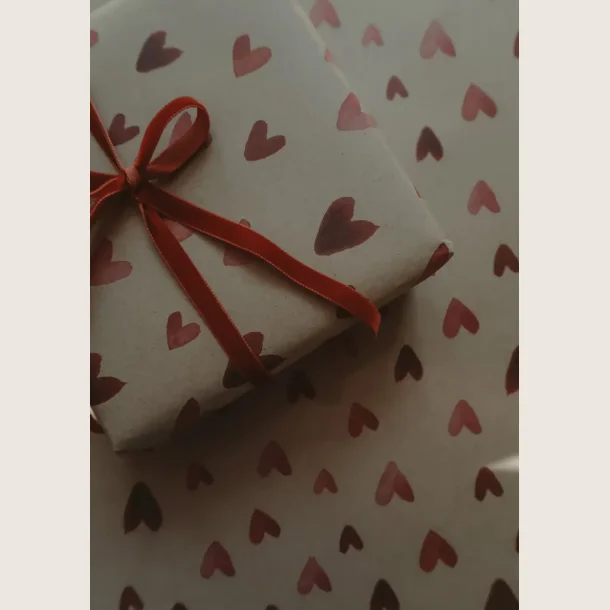 Gavepapir med hjerter