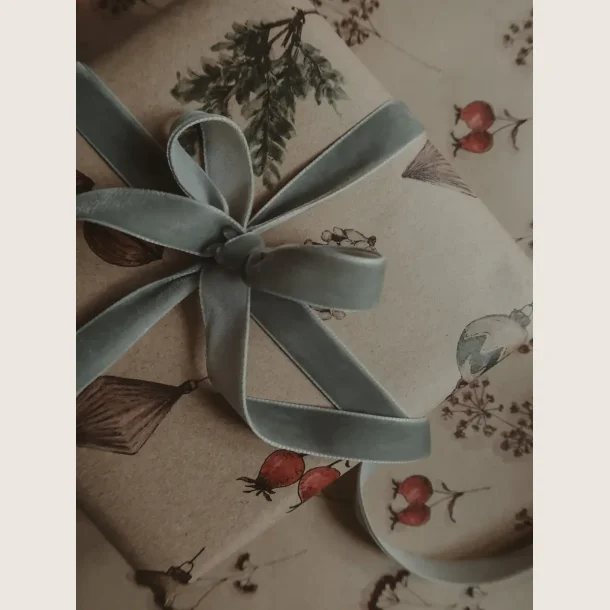 Gavepapir med julepynt