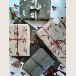 Gavepapir med julepynt